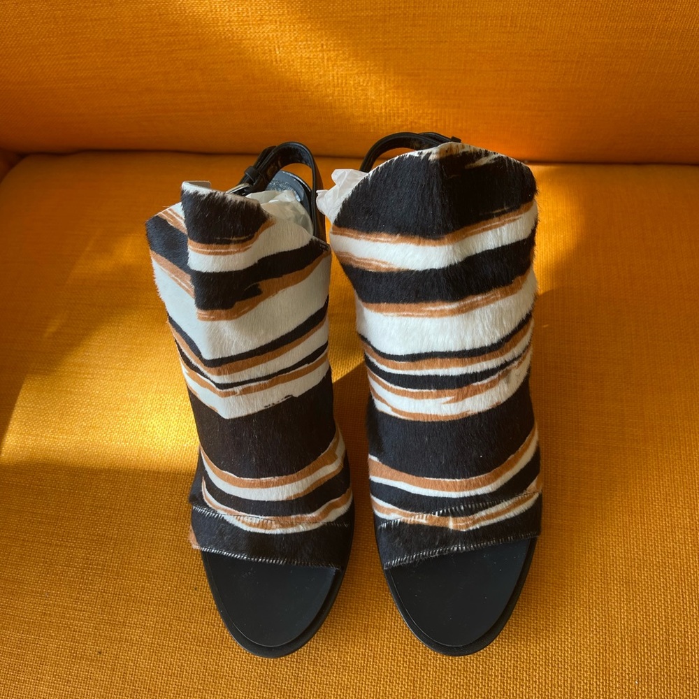 BALENCIAGA Vintage animals print Heels - Picture 5 of 11